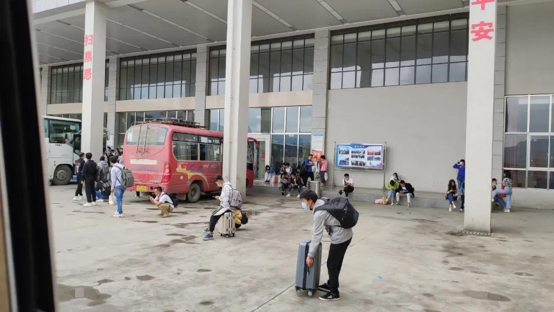 車站等車.jpg