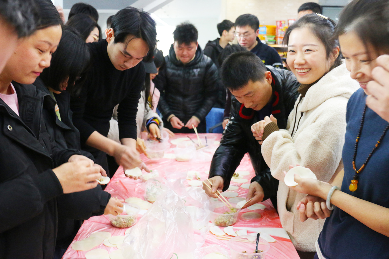 4 包餃子.JPG